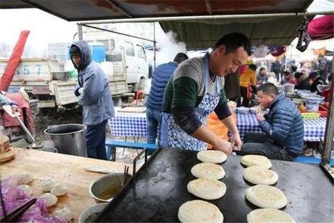 摆摊做什么吃的赚钱呢（女生版）