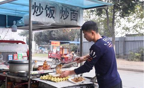 中午可以做什么面摆摊赚钱，摆摊卖面的多元化经营策略分析