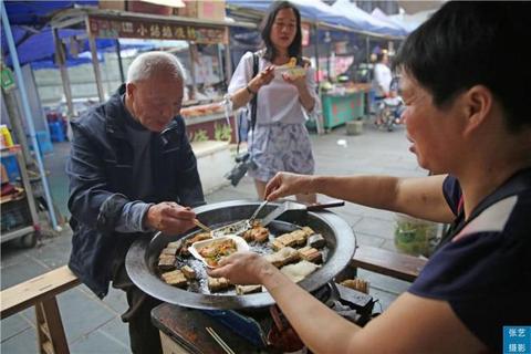 烹饪高手的赚钱之道，多元化的盈利项目探索